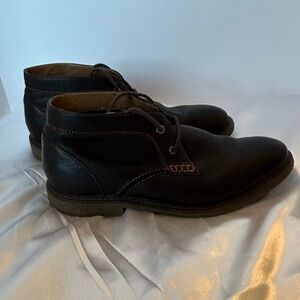 DOCKERS Size 9M Black Leather  4-Eye Chukka‎ Boots Tan Stitching